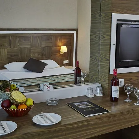 Отель Palmet Kiris Resort 4*